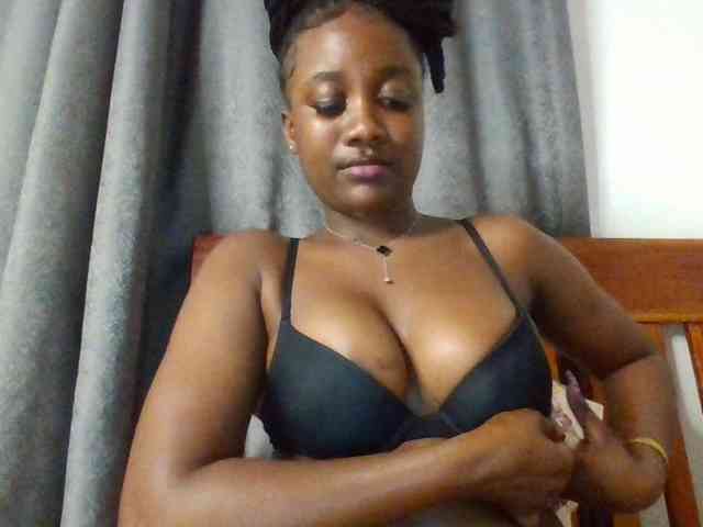 Flirtyarrya webcam