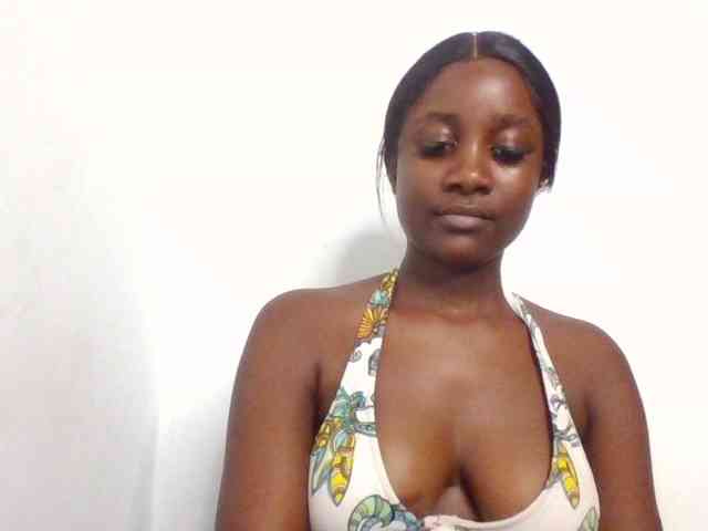 Flirtyarrya webcam