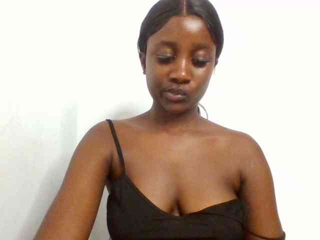 Flirtyarrya webcam