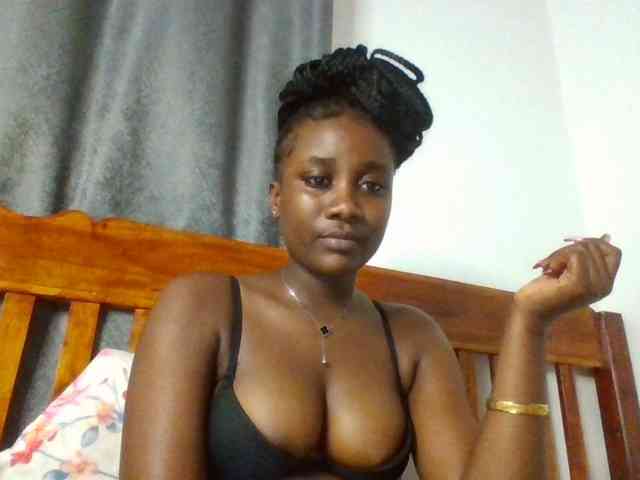Flirtyarrya webcam
