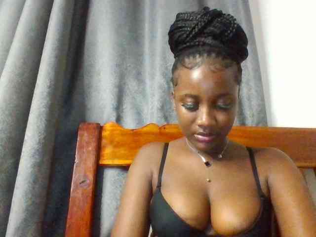 Flirtyarrya webcam
