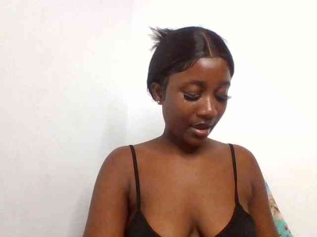 Flirtyarrya webcam