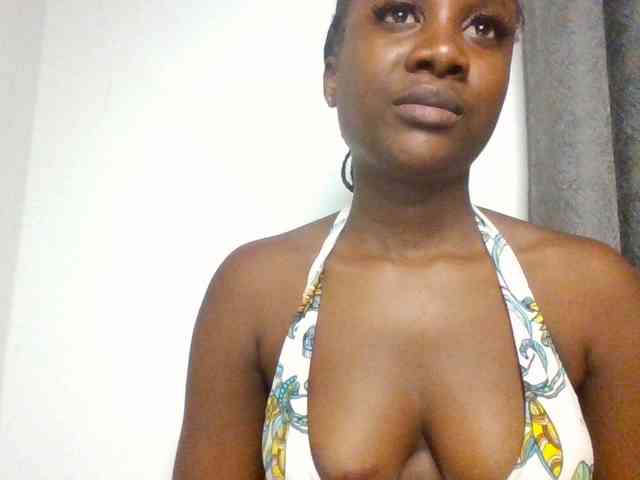 Flirtyarrya webcam