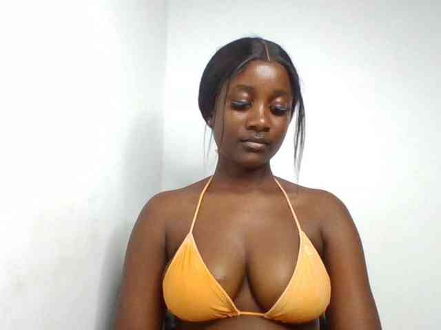 Flirtyarrya webcam