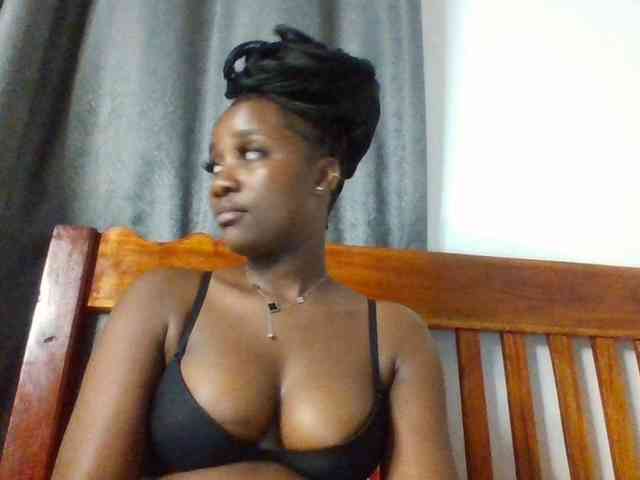 Flirtyarrya webcam