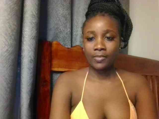 Flirtyarrya webcam