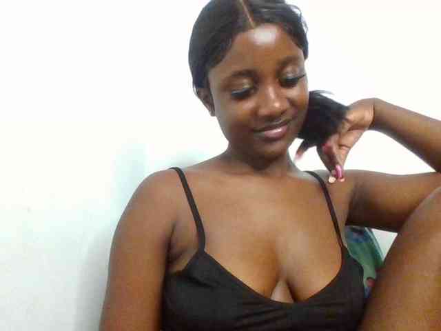Flirtyarrya webcam