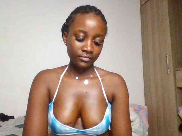 Flirtyarrya webcam