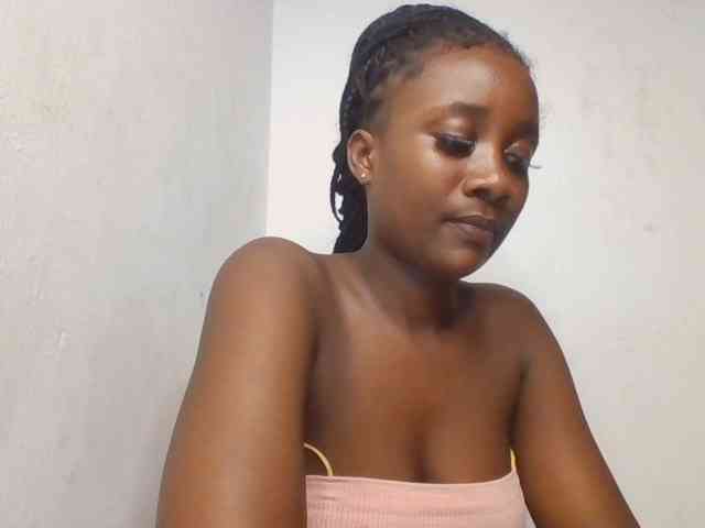 Flirtyarrya webcam