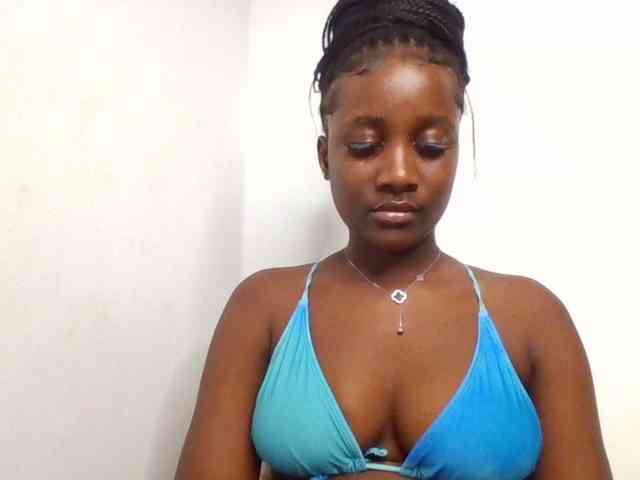 Flirtyarrya webcam