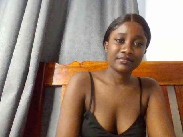 Flirtyarrya webcam