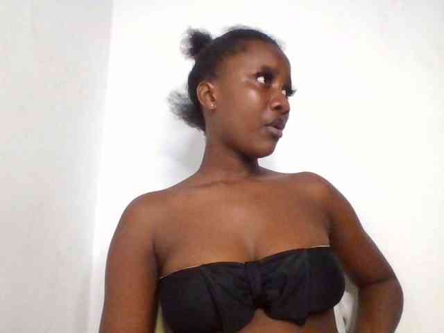 Flirtyarrya webcam