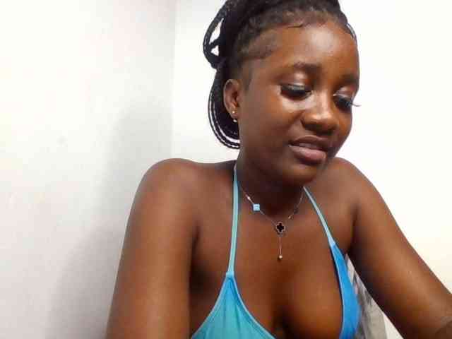 Flirtyarrya webcam