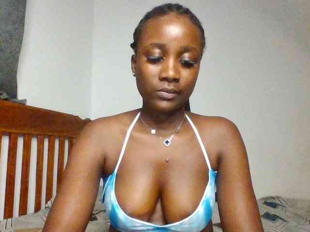 Flirtyarrya webcam