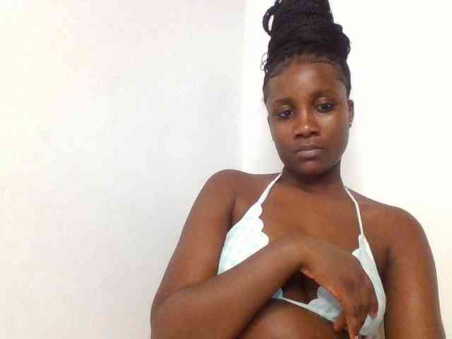 Flirtyarrya webcam
