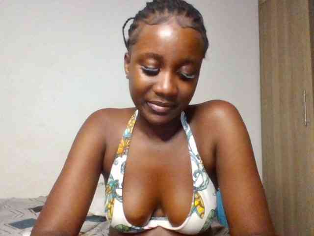 Flirtyarrya webcam