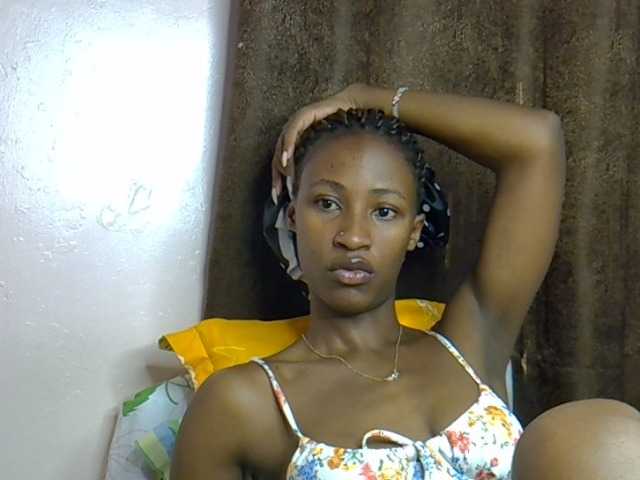 Sexy-adana, en directo ahora en BongaCams