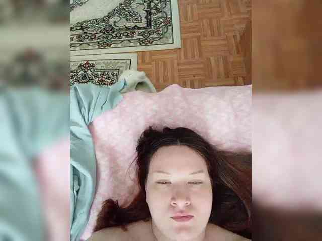 CuteKara1 webcam