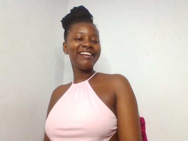 Wetpussieyy live cam on BongaCams