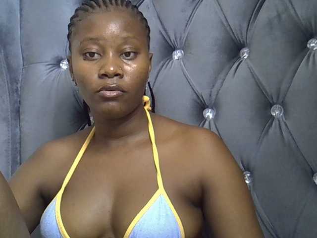 Wetpussieyy live webcam show