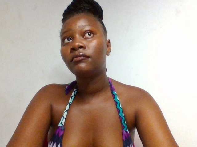 Wetpussieyy live cam on BongaCams