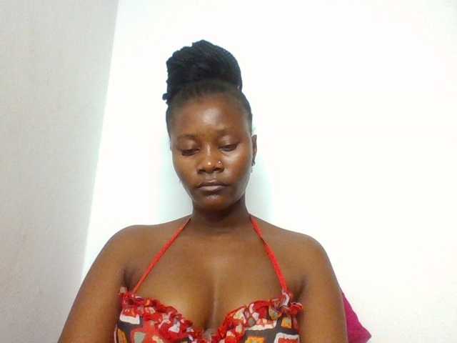 le modèle Wetpussieyy est en webcam porno dans un show sur le site bongacams, il possède les tags suivants: Ebony,Brunette,Shaved