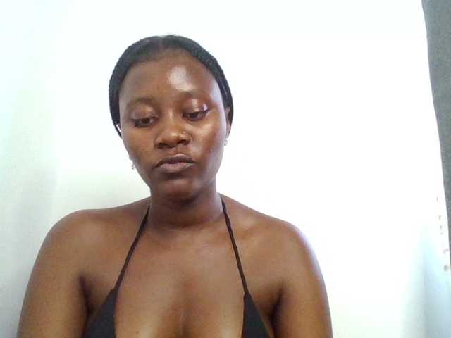Wetpussieyy live cam on BongaCams