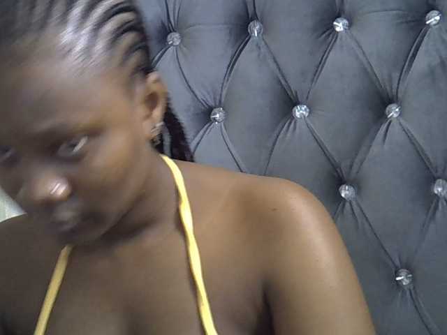 Wetpussieyy live cam on BongaCams