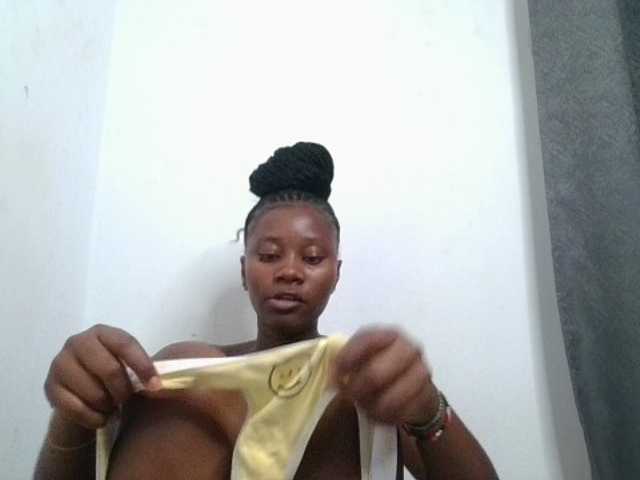 Wetpussieyy live cam on BongaCams
