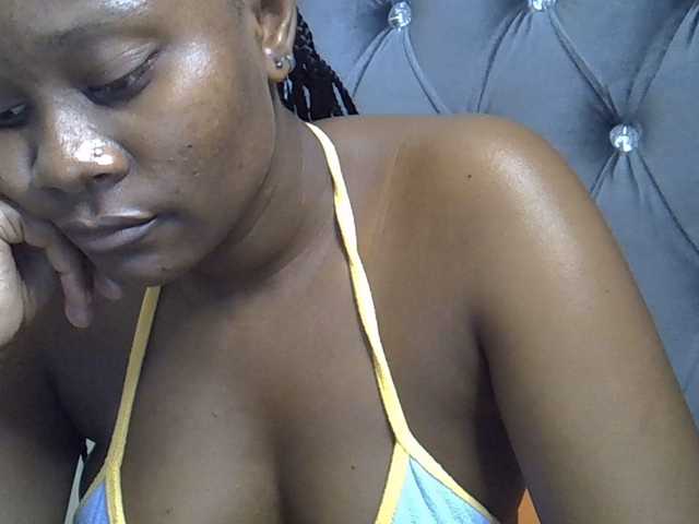 Wetpussieyy live webcam show