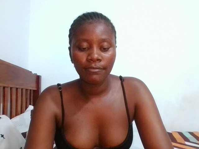 Wetpussieyy live cam on BongaCams