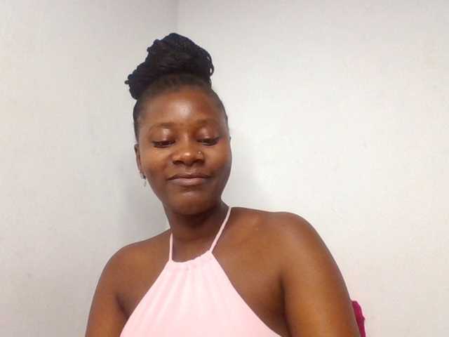 Wetpussieyy live cam on BongaCams