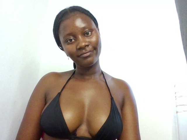 Wetpussieyy live cam on BongaCams