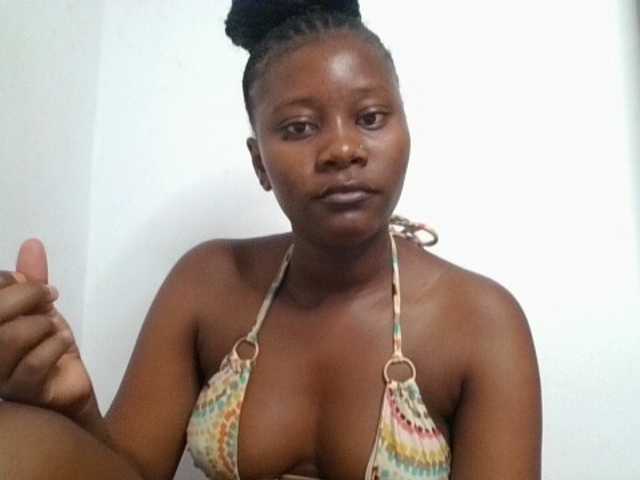 Wetpussieyy live cam on BongaCams