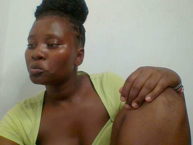 Wetpussieyy live cam on BongaCams