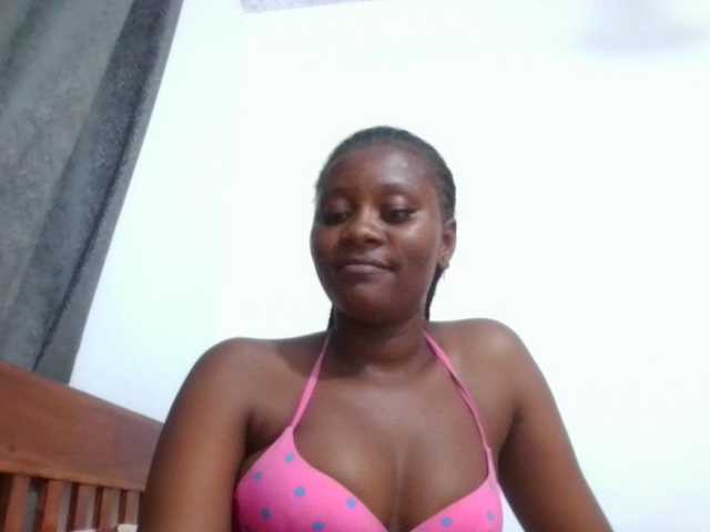 Wetpussieyy live cam on BongaCams