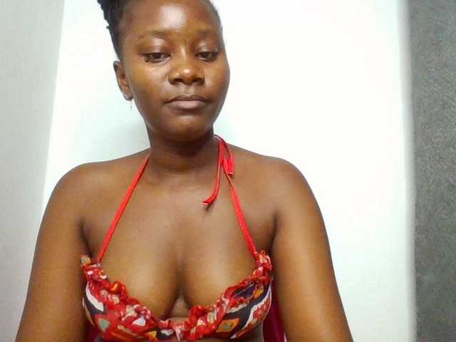 Wetpussieyy live cam on BongaCams
