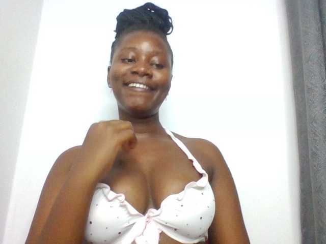 Wetpussieyy live cam on BongaCams