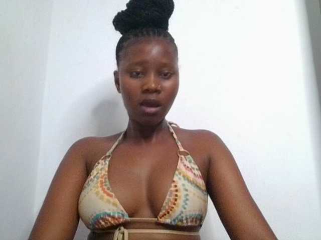 Wetpussieyy live cam on BongaCams