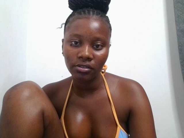 Wetpussieyy live cam on BongaCams
