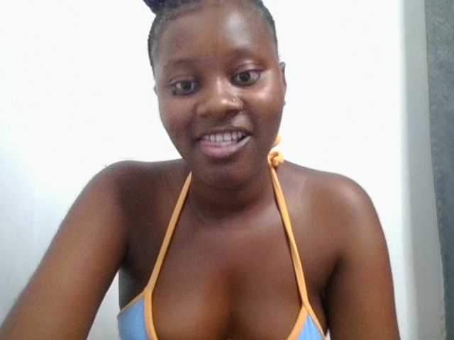 Wetpussieyy live cam on BongaCams