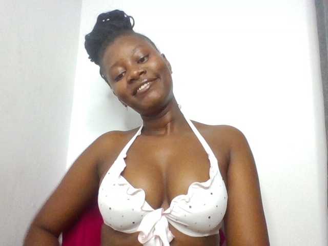 Wetpussieyy Live-Cam auf BongaCams