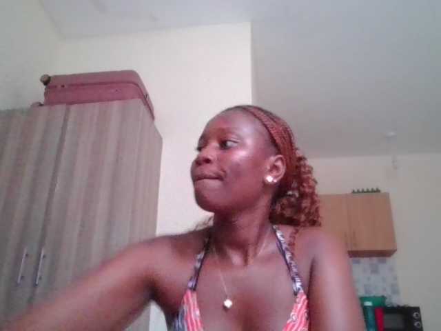 Wetpussieyy live cam on BongaCams