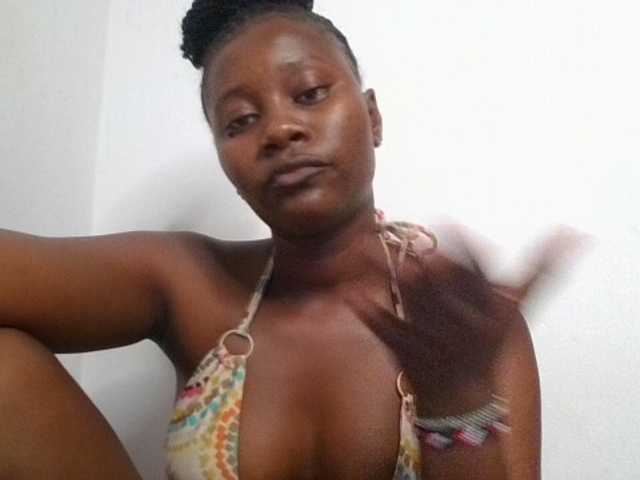 Wetpussieyy live cam on BongaCams