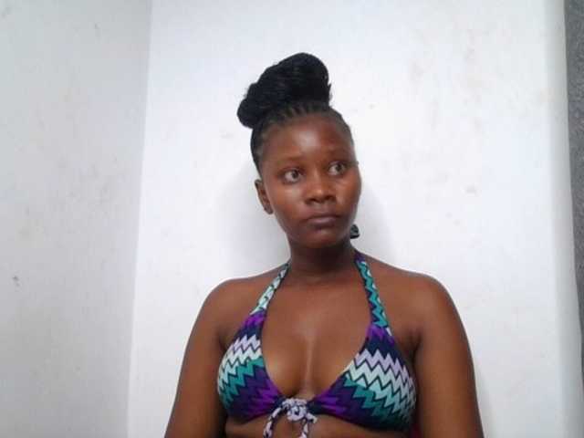 Wetpussieyy live cam on BongaCams