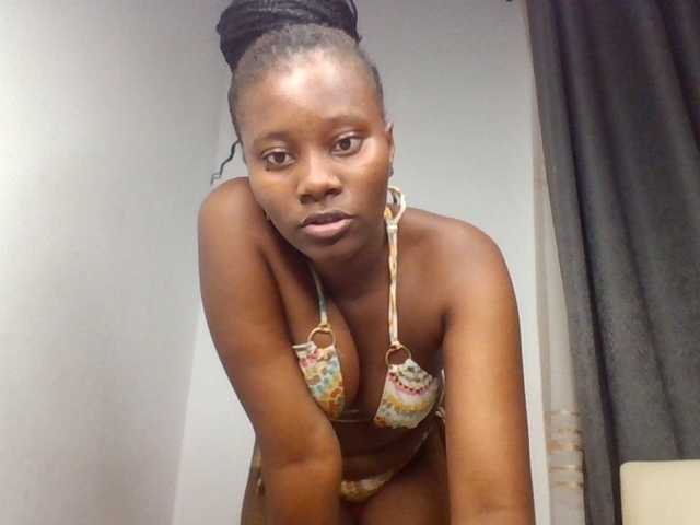 Wetpussieyy live cam on BongaCams
