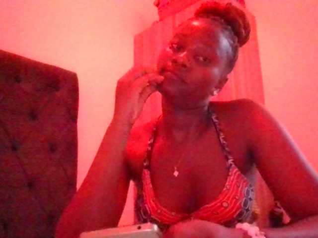 Wetpussieyy on Bongacams