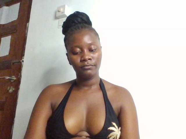 Wetpussieyy live cam on BongaCams