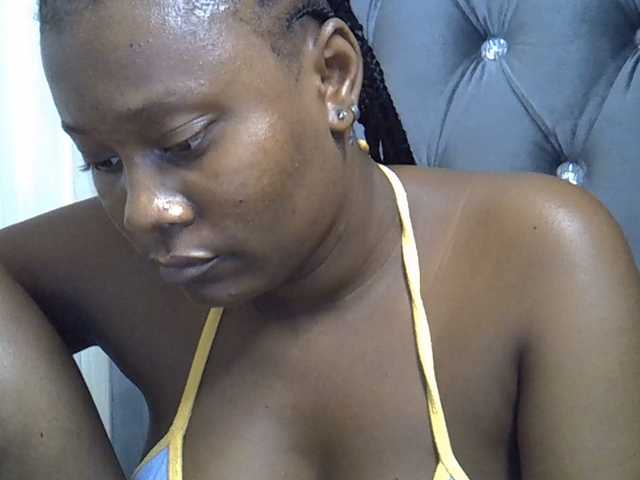 Wetpussieyy live webcam show