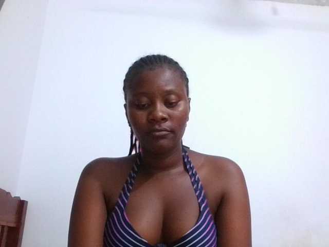 Wetpussieyy live cam on BongaCams